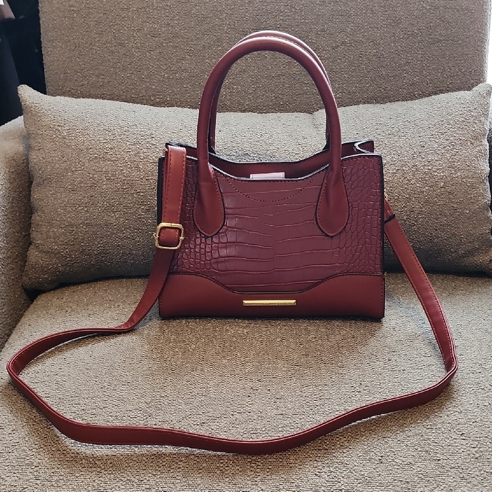 Chic Burgundy Croc-Embossed Satchel/Crossbody Bag